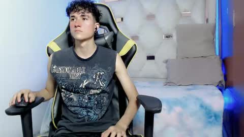 johnny_cagee online show from 10/27/25, 05:11