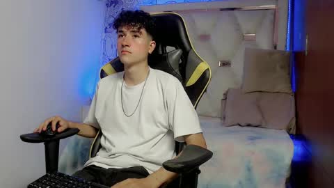 johnny_cagee online show from 11/09/25, 05:17