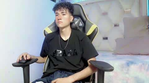 johnny_cagee online show from 11/12/25, 05:08