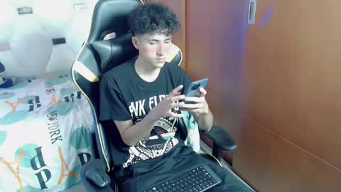 johnny_cagee online show from 11/18/25, 03:34