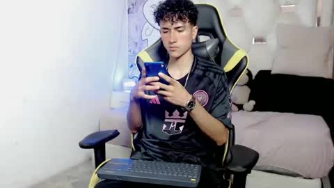 johnny_cagee online show from 01/07/26, 04:04