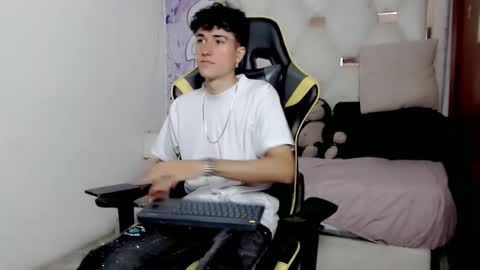 johnny_cagee online show from 01/08/26, 03:42