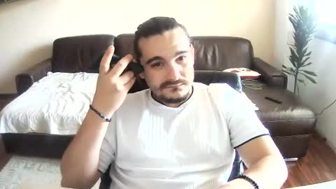 Snapshot of johnnybravovici chatting on 07/11/26, 11:57 johnnybravovici online show from 07/11/26, 11:57