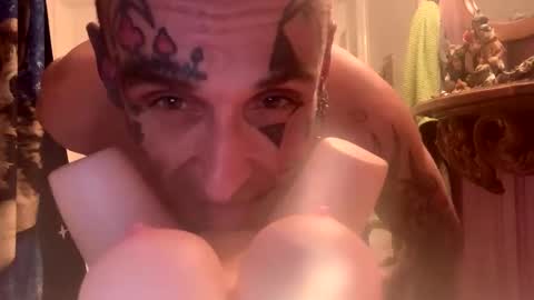 Snapshot of johnnyct36 chatting on 03/08/25, 12:22 johnnyct36 online show from 03/08/25, 12:22