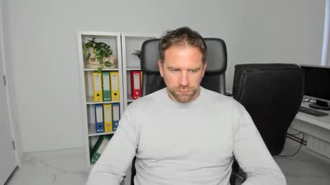 johnnydough82 online show from 12/03/24, 08:16