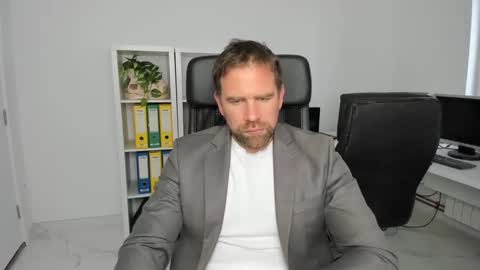 johnnydough82 online show from 12/06/24, 08:59