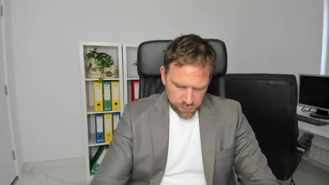 johnnydough82 online show from 12/07/24, 08:44