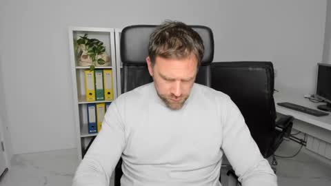 johnnydough82 online show from 12/09/24, 04:45