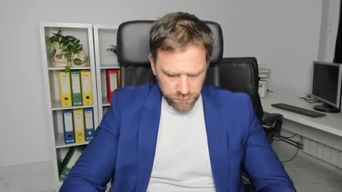 johnnydough82 online show from 12/14/24, 04:56