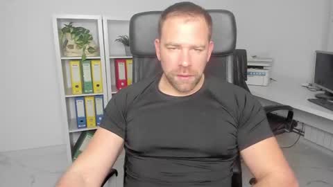 johnnydough82 online show from 01/02/25, 06:07