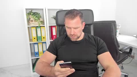 johnnydough82 online show from 01/05/25, 08:32