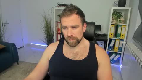 johnnydough82 online show from 12/05/25, 10:13