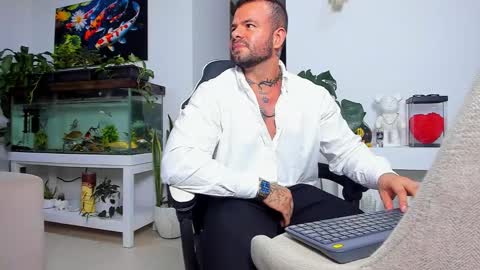 JOHNNY online show from 11/07/25, 02:11