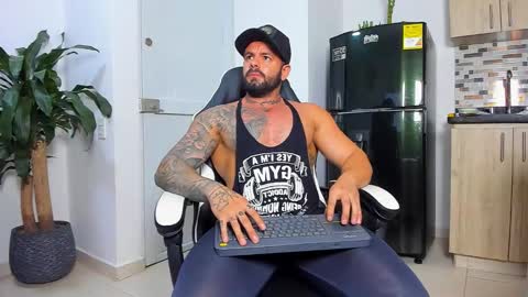 JOHNNY online show from 11/28/25, 11:18