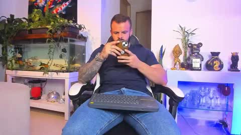 JOHNNY online show from 02/05/26, 01:21