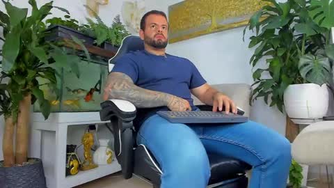 Snapshot of johnnygrayson_ chatting on 05/09/26, 02:06 JOHNNY online show from 05/09/26, 02:06