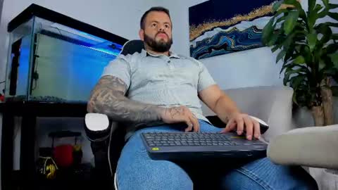 Snapshot of johnnygrayson_ chatting on 07/20/26, 02:04 JOHNNY online show from 07/20/26, 02:04