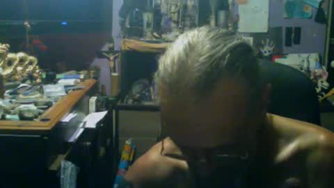 johnnyshung1 online show from 09/12/25, 09:53