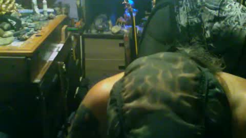 johnnyshung1 online show from 11/04/25, 02:32