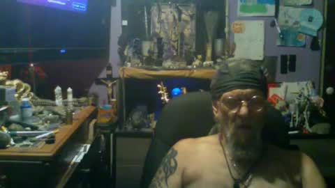 johnnyshung1 online show from 11/26/25, 08:59