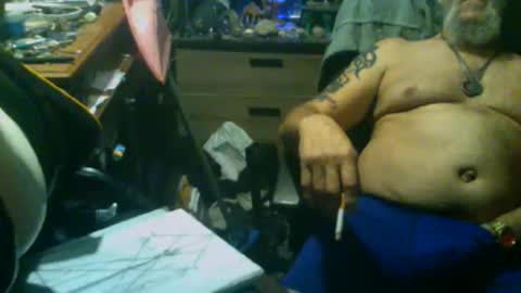 johnnyshung1 online show from 12/22/25, 09:50