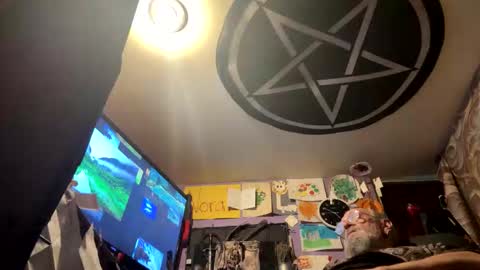 johnnyshung1 online show from 04/29/26, 08:51