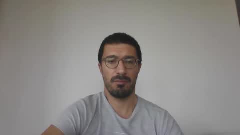 Snapshot of johnparis7575 chatting on 10/21/25, 04:30 Johnfrench online show from 10/21/25, 04:30