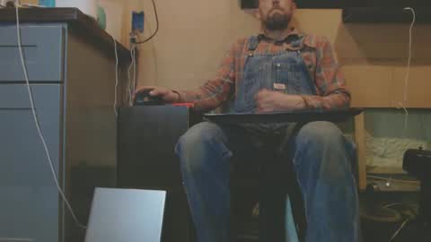 Snapshot of johnplayer23 chatting on 01/29/25, 12:22 johnplayer23 online show from 01/29/25, 12:22