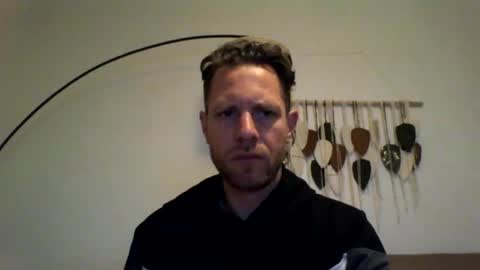 jojo19844 online show from 04/21/26, 07:39