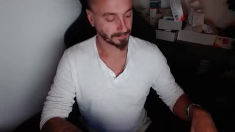 Snapshot of jojo2aix chatting on 09/18/25, 09:28 for your pleasure online show from 09/18/25, 09:28