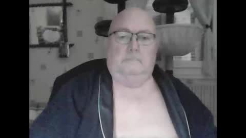 jojo60000529566 online show from 12/04/24, 11:24