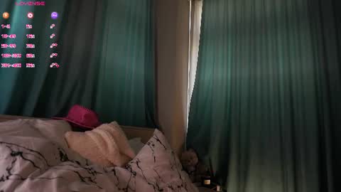 Snapshot of jojojoannaa chatting on 07/20/26, 01:42 Aurora online show from 07/20/26, 01:42