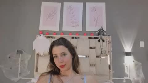 jolie_lov online show from 10/30/25, 03:57