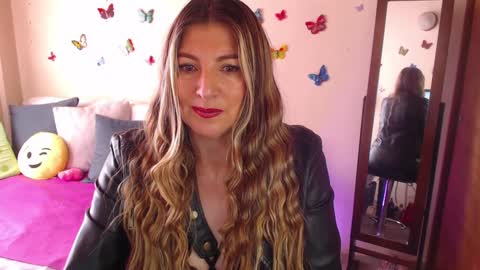 Jolie Mature online show from 01/26/25, 02:30