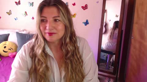 Jolie Mature online show from 01/28/25, 08:36