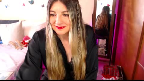 Jolie Mature online show from 04/14/26, 08:15