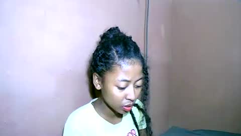 Snapshot of joliekah27 chatting on 02/24/25, 03:20 joliekah27 online show from 02/24/25, 03:20