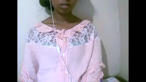 joliekah27 online show from 04/16/26, 09:39