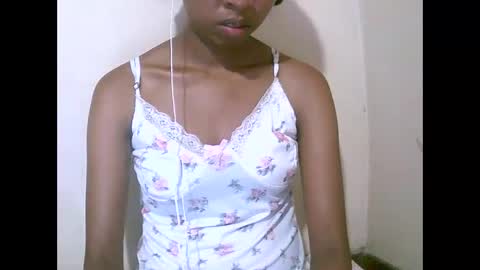 joliekah27 online show from 04/20/26, 08:50