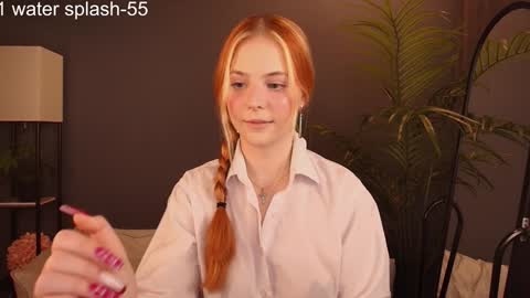 Snapshot of jolly_bean chatting on 01/29/25, 05:40 Polly  online show from 01/29/25, 05:40