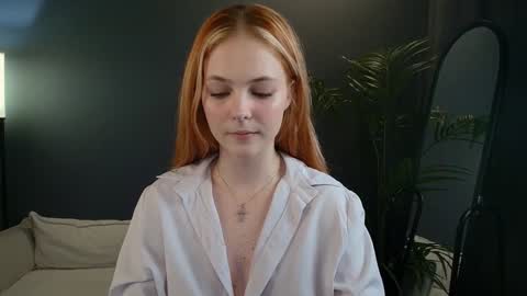 Snapshot of jolly_bean chatting on 02/02/25, 08:24 Polly  online show from 02/02/25, 08:24