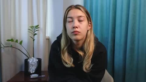 Viola online show from 09/14/25, 11:09