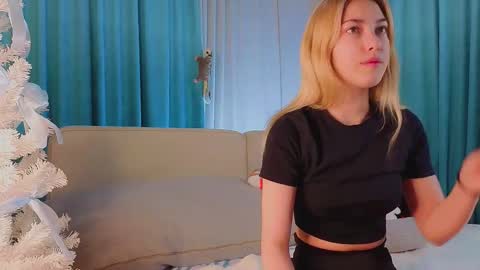 Viola online show from 12/21/25, 11:06