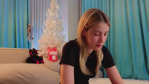 Viola online show from 12/22/25, 11:51