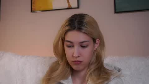 Viola online show from 04/18/26, 07:07