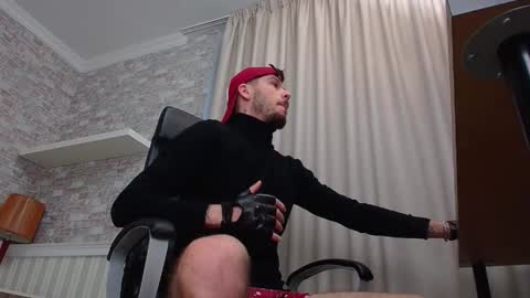 JonahShaw online show from 10/12/25, 04:22