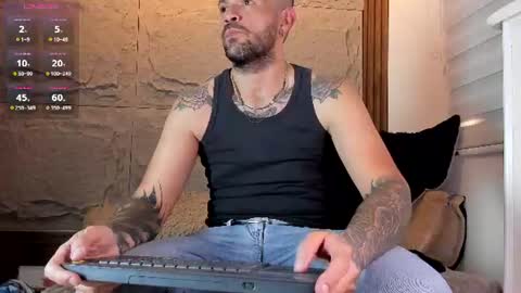 Snapshot of jonathan_rivers chatting on 07/07/26, 08:02 Jonathan RiversNew online show from 07/07/26, 08:02