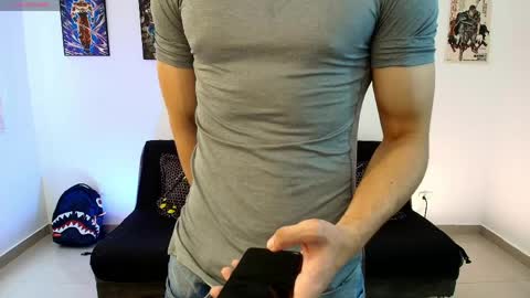 Instagram jonathanfit14 online show from 04/18/26, 09:04