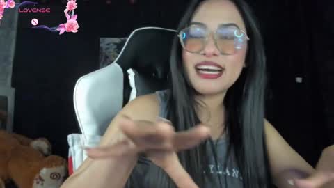 Snapshot of jonathanrwick chatting on 02/07/25, 05:10 Janna online show from 02/07/25, 05:10