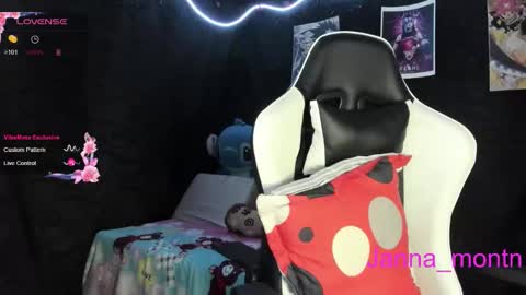 Snapshot of jonathanrwick chatting on 10/19/25, 05:08 Janna online show from 10/19/25, 05:08